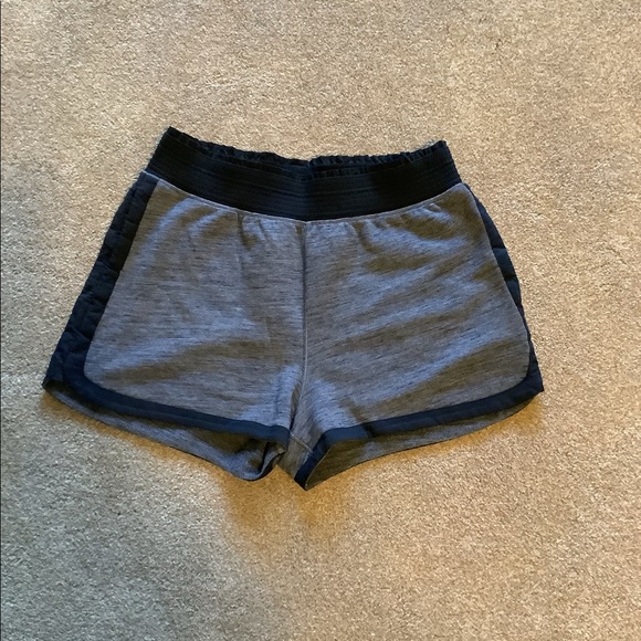 lululemon athletica Pants - Lululemon Cool & Collected Short Size 8